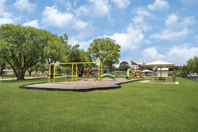 Building Photo - 10007 Oakmont Dr