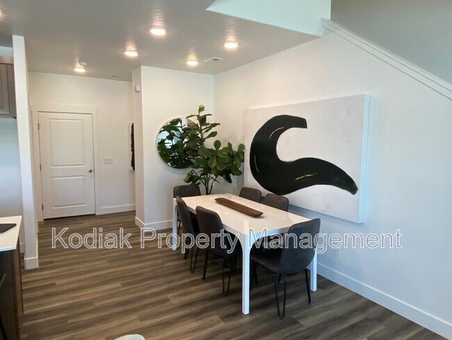 Building Photo - 1133 N 1920 W