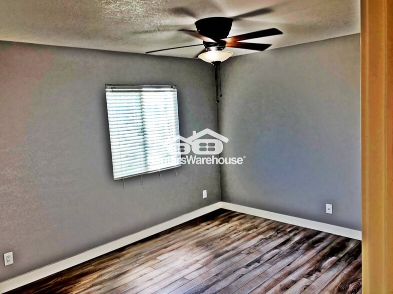 Building Photo - 7528 N 47th Dr