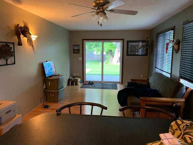 Building Photo - 3 Bed, 2 Bath Home in North Fargo with a Fenced in Yard!