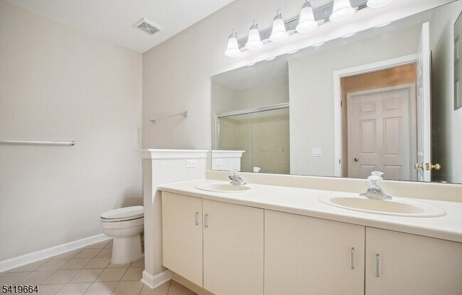 Building Photo - 157 Potomac Dr