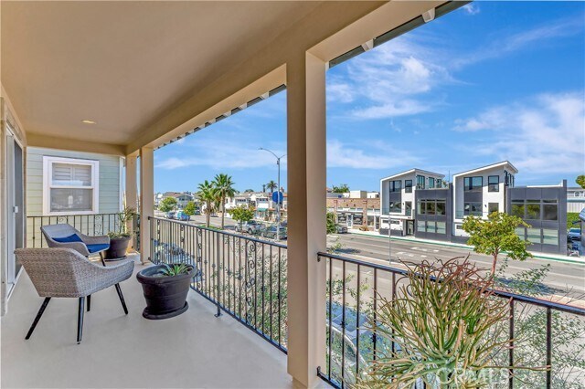 Building Photo - 509 W Balboa Blvd