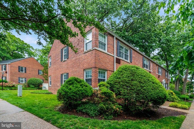 Building Photo - 211 N Trenton St
