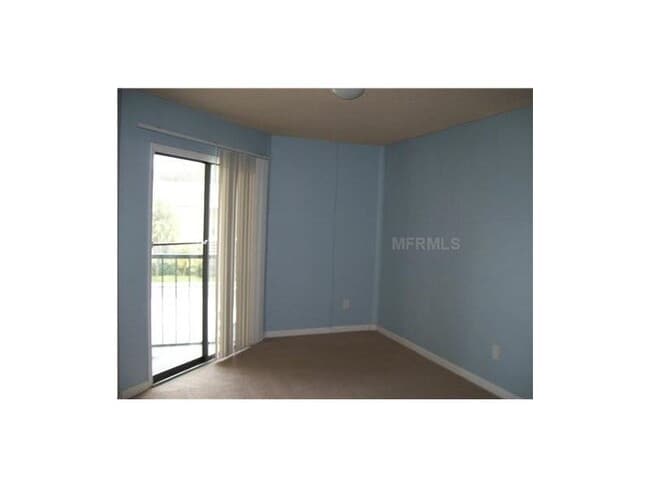Building Photo - Nice condo with building Elevator, large patio Heard of Carrollwood