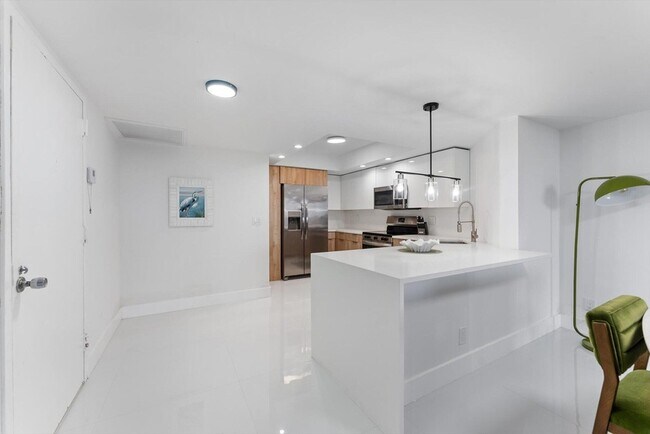 Building Photo - 2425 Presidential Way