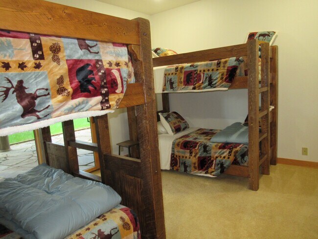 Building Photo - Hidden Whitefish Lake 3 bedroom Furnished ...