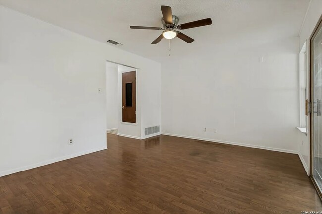 Building Photo - 207 Balboa Dr