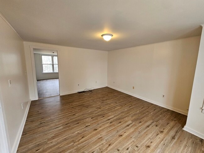 Building Photo - 71 Moultonville Rd