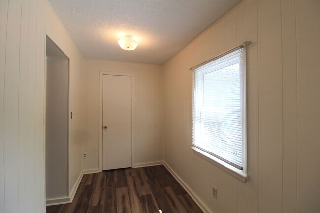 Building Photo - Downtown home for rent