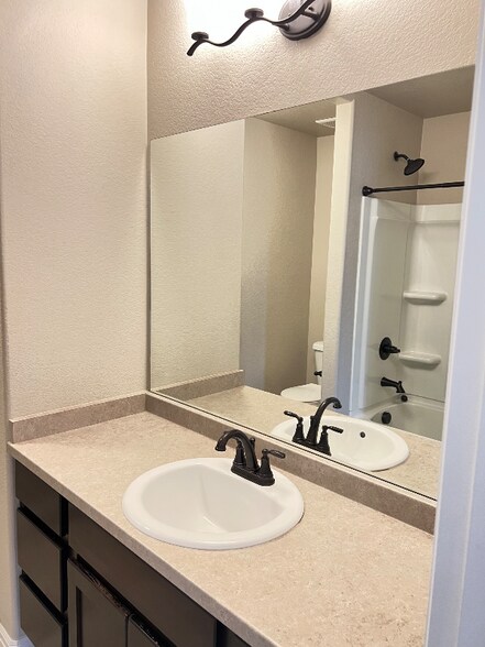 Building Photo - 1736 Country Sun Dr