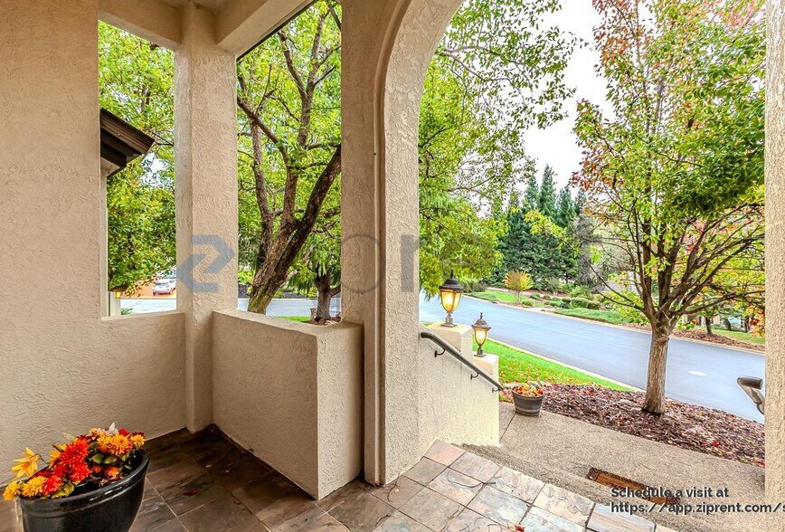 Building Photo - 1712 Carnegie Way