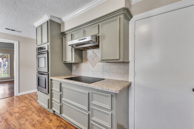 Building Photo - 8318 Amurwood Dr