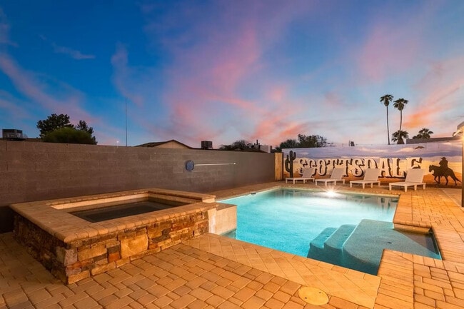 Building Photo - 1233 E Marny Rd