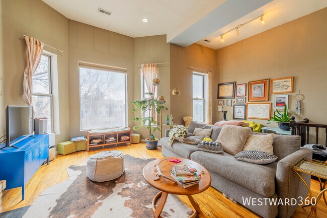 Building Photo - 1350 W Augusta-3