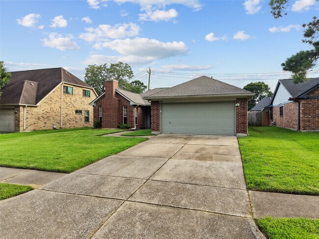 Building Photo - 15834 Constitution Ln