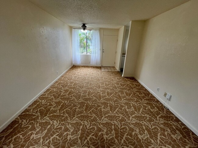Building Photo - Mililani Terrace - 1 bedroom, AC, Ground Floor end unit with 1 parking