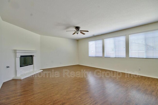 Building Photo - 34567 Spindle Tree St