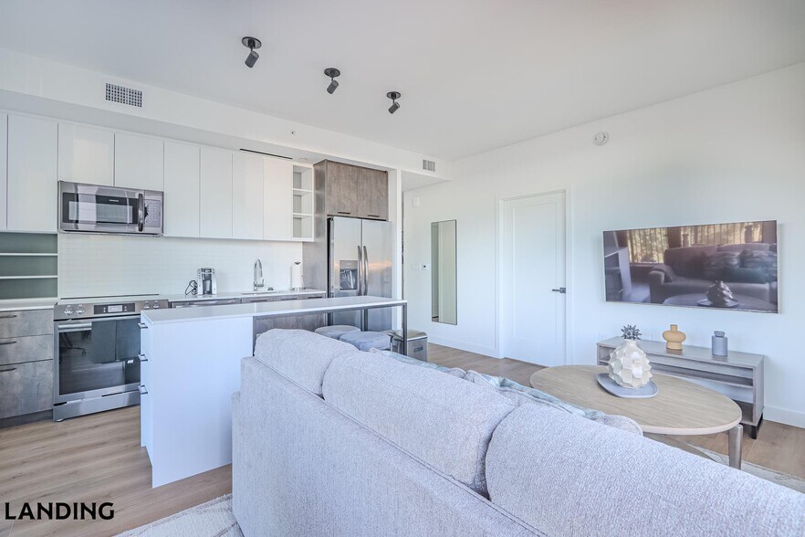 Building Photo - 632 Howard Rd SE