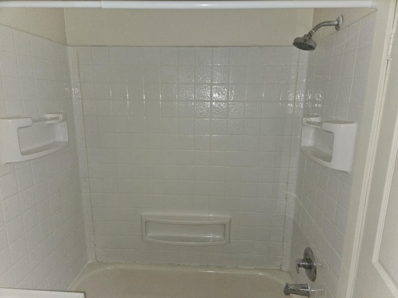 Building Photo - 1852 Beechmont St