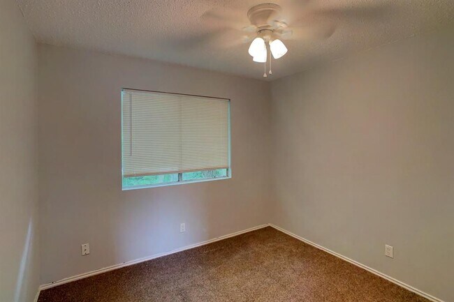 Building Photo - 13206 Saxby Ct