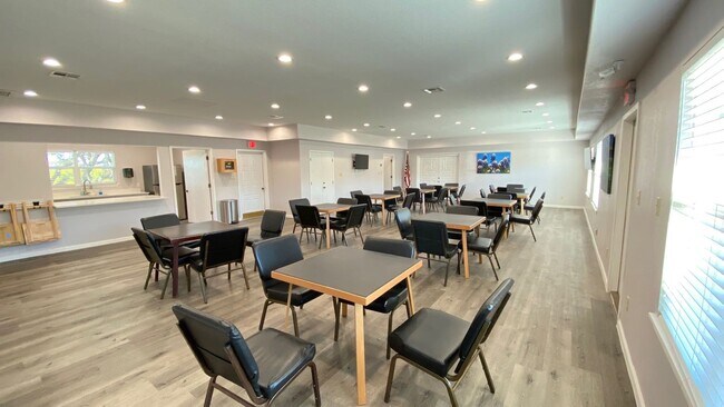 Building Photo - 3 BR/2 BA - 1554 SF Home in LAGO VISTA!!!