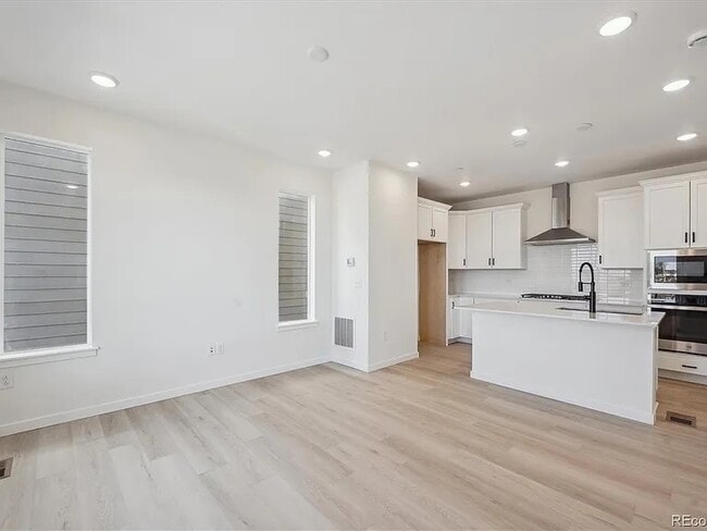 Building Photo - 1243 Rhett Dr