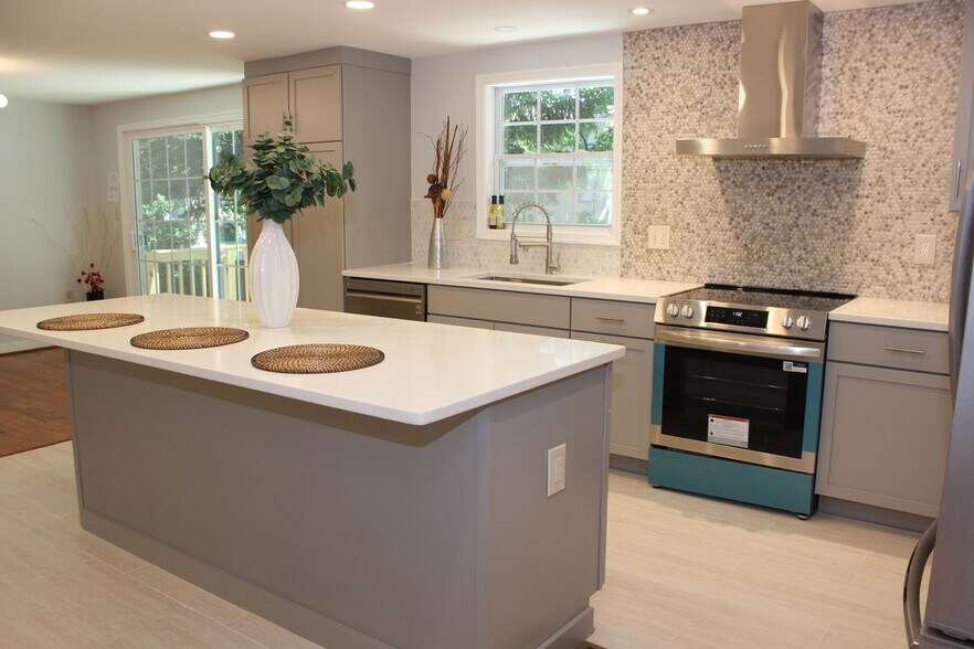 Building Photo - 2283 Dosinia Ct