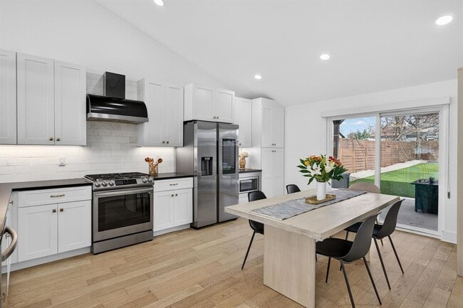 Building Photo - 504 W Croslin St