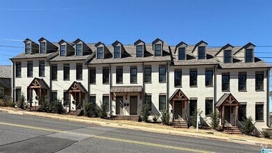 Building Photo - Luxurious 3-Bed Townhouse on Red Mountain