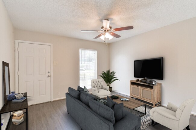 Building Photo - $999 Special 3 Bedr/ 1 bath Beautiful Home in Angleton