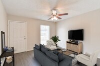 Building Photo - $999 Special!  Your Family Will Love This ...