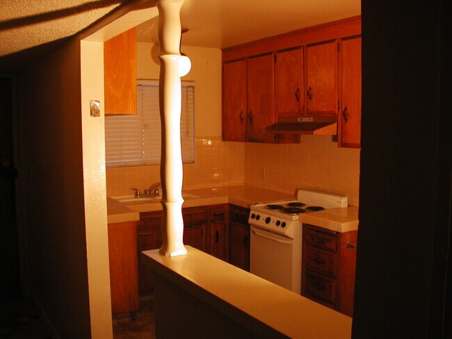 KITCHEN - EAST SIDE - 4220 N First St
