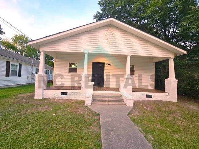 Primary Photo - Discover Your Charming Renovated 3-Bedroom...