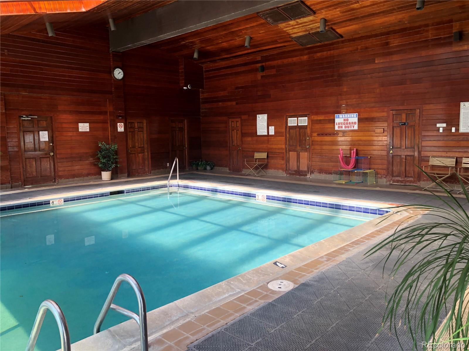 Building Photo - 501 Golden Cir