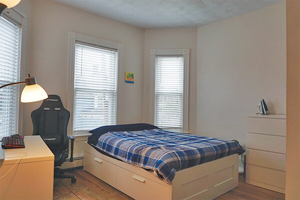 Building Photo - 339 Beacon St