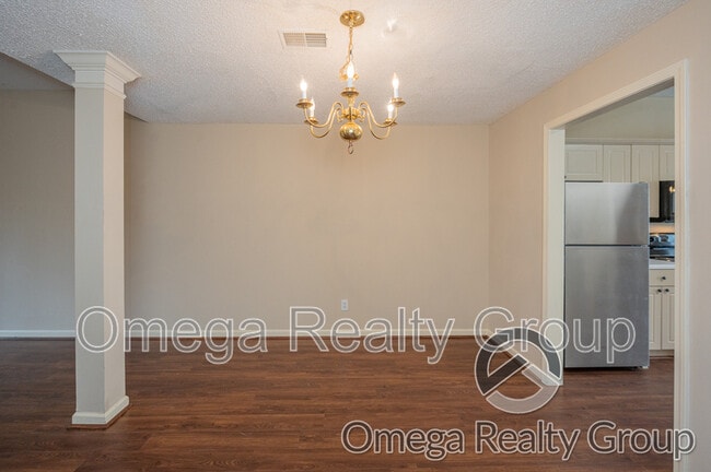 Building Photo - 1934 Live Oak Trce