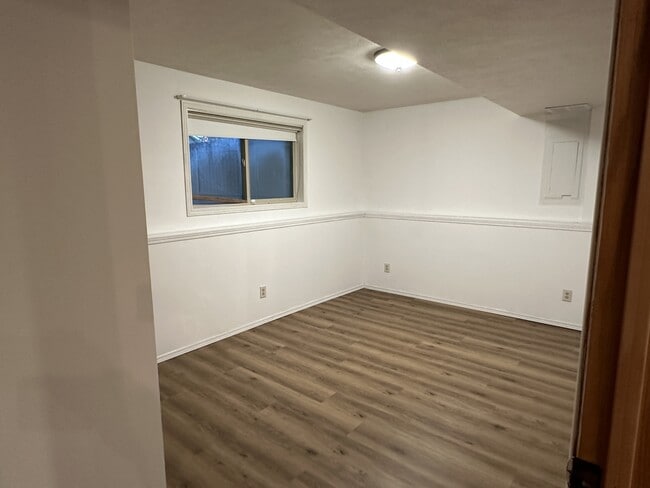 Building Photo - 9206 N Londale Dr