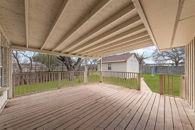 Building Photo - 4402 Seabreeze Dr