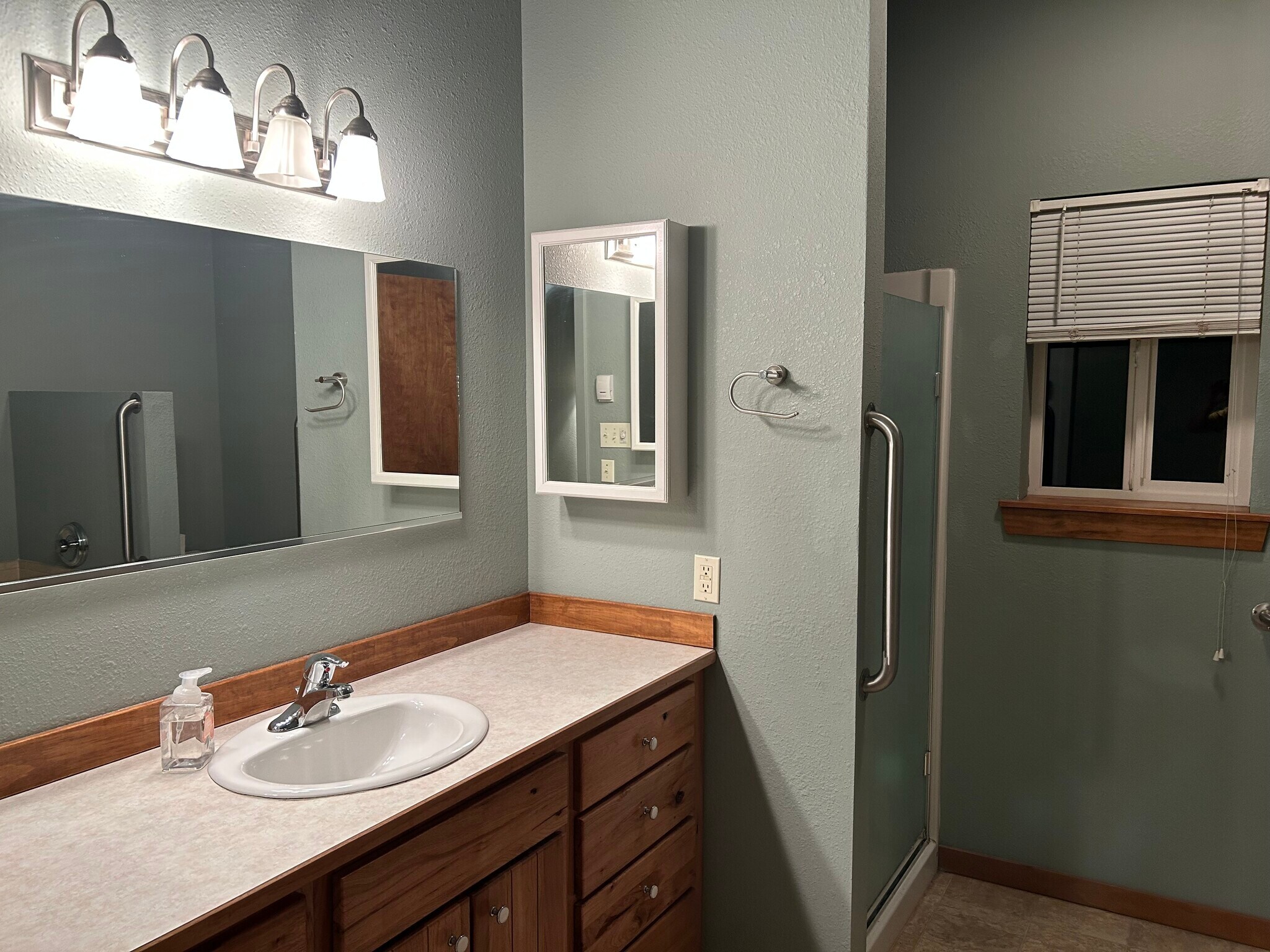 Building Photo - 70 Gila Dr