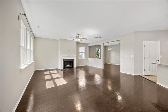 Building Photo - 5600 Yorkwood Dr