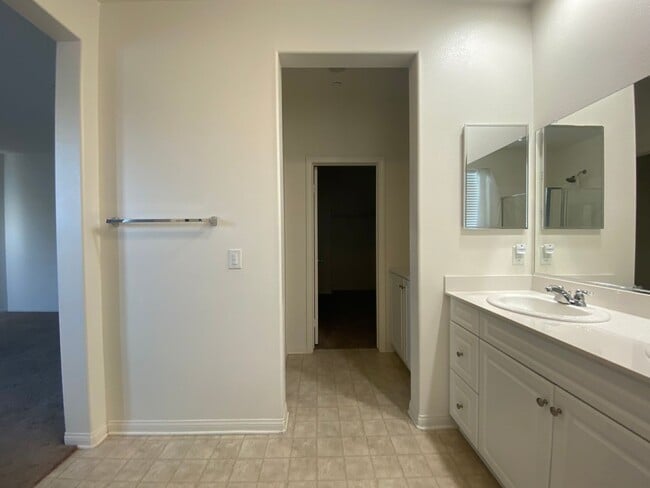 Building Photo - GORGEOUS HOME IN EASTVALE CORONA