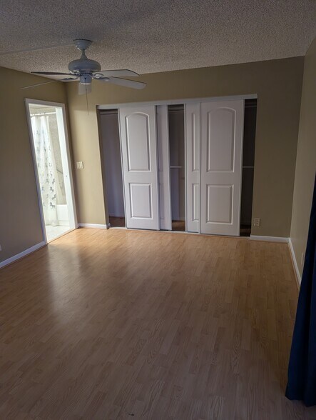 Building Photo - 839 Normandy R