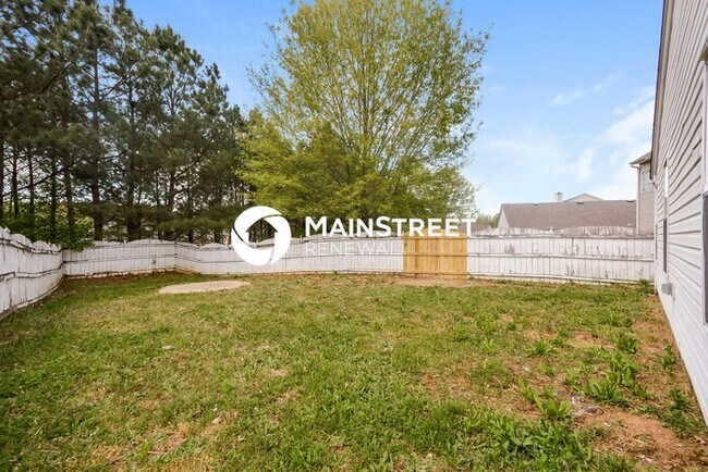 Building Photo - 3 Bedroom Pet-Friendly Home in Lithonia, GA with Main Street Renewal