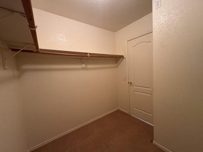 Building Photo - 1113 San Jacinto Dr