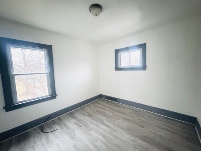 Building Photo - 12713 Craven Ave