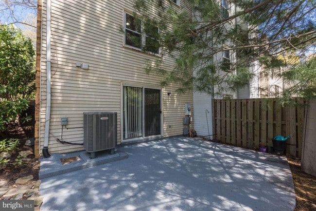 Building Photo - 8231 Goldstream Ct