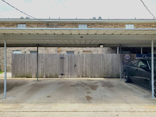 Building Photo - 2700 N 16th St
