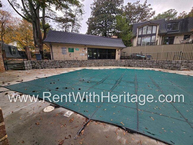 Building Photo - Gorgeous 2 bd/ 2bath Buckhead Condo/ Metic...