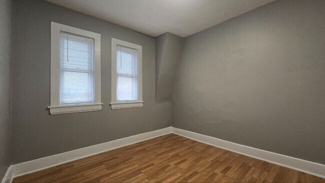 Building Photo - Updated 2BR/1BA in Pullman – Pet Friendly