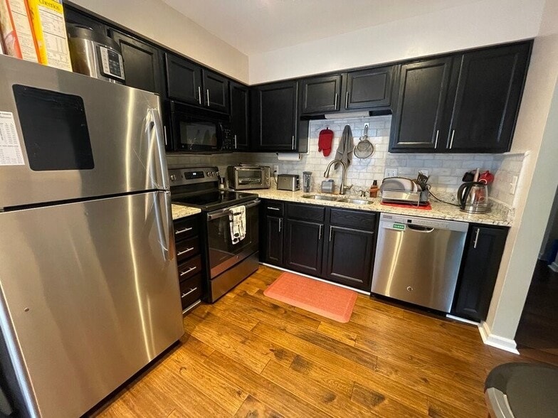 Building Photo - 6399 Stagg Ct